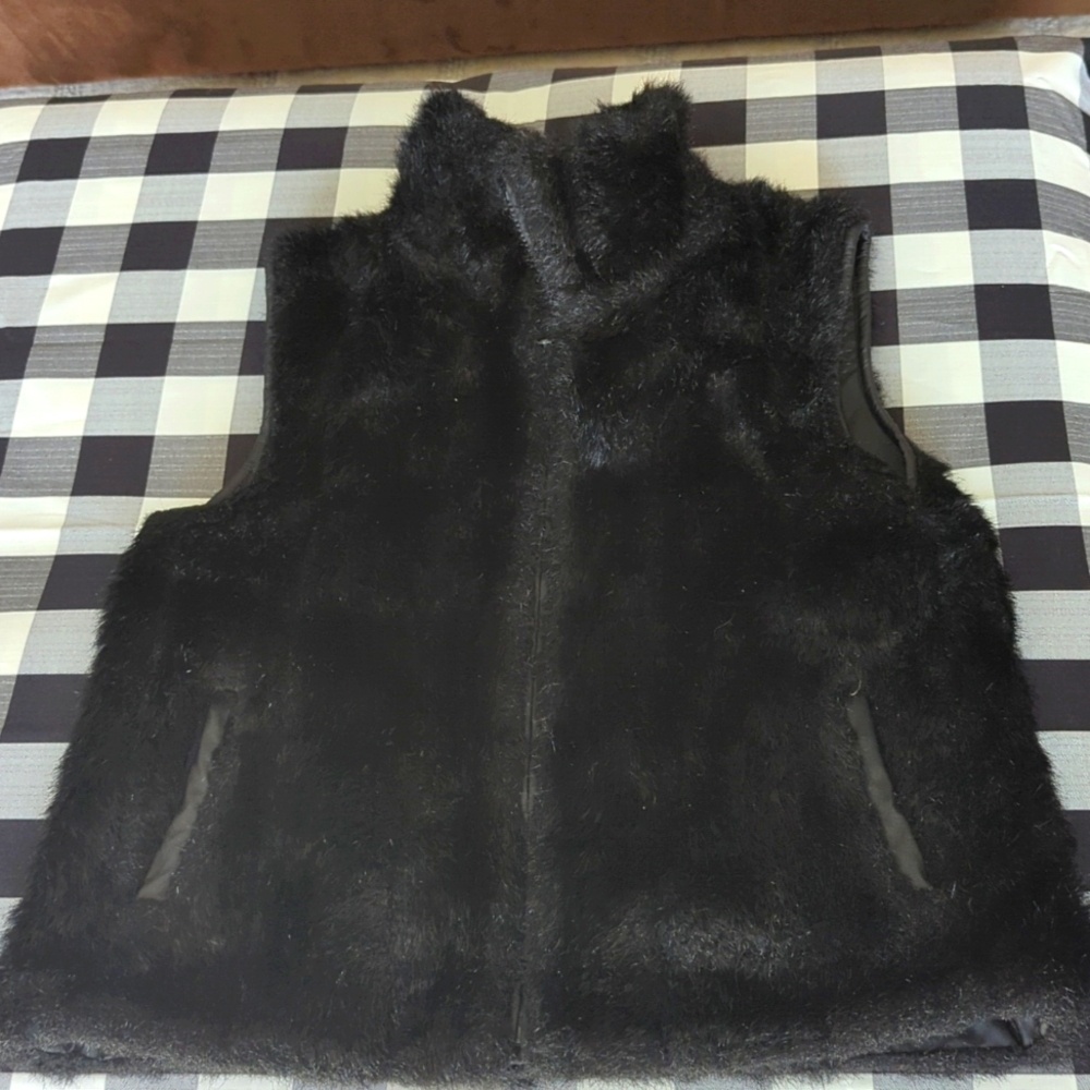 Woman's faux fur vintage reversible vest.  Giacca. Black. Size medium